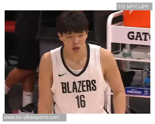 哈利伯顿称赞杨瀚森传球能力强调他能迅速适应NBA比赛节奏 哈利伯顿称赞杨瀚森传球能力强调他能迅速适应NBA比赛节奏