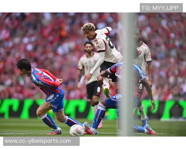 埃基蒂克在巴黎首次感受失败期待与萨拉赫携手进球 埃基蒂克在巴黎首次感受失败期待与萨拉赫携手进球