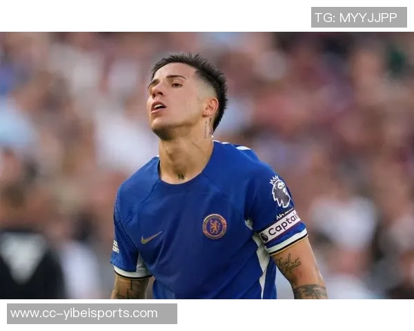 阿根廷国家队宣布恩佐因右膝滑膜炎缺席巡回赛名单调整 阿根廷国家队宣布恩佐因右膝滑膜炎缺席巡回赛名单调整