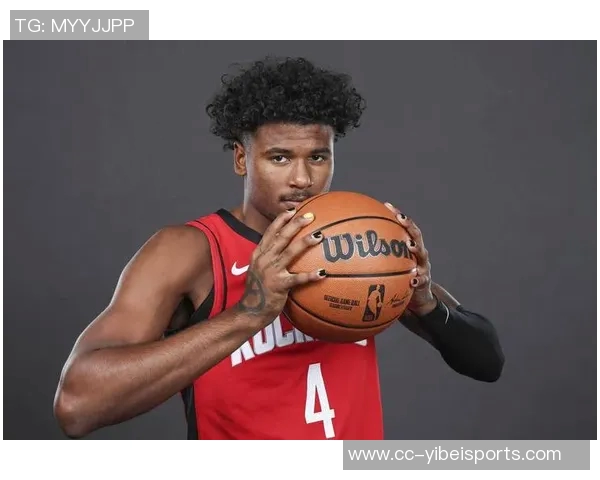 杰伦格林的女友在香港澳门游玩凌晨起床享受美食乐趣 杰伦格林的女友在香港澳门游玩凌晨起床享受美食乐趣