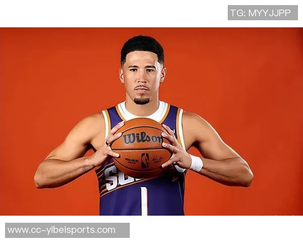 太阳主帅称布克将更多担任控卫角色提升球队进攻效率 太阳主帅称布克将更多担任控卫角色提升球队进攻效率