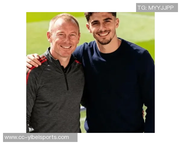 斯科尔斯称托纳利为英超最佳中场基恩反驳认为赖斯更出色 斯科尔斯称托纳利为英超最佳中场基恩反驳认为赖斯更出色