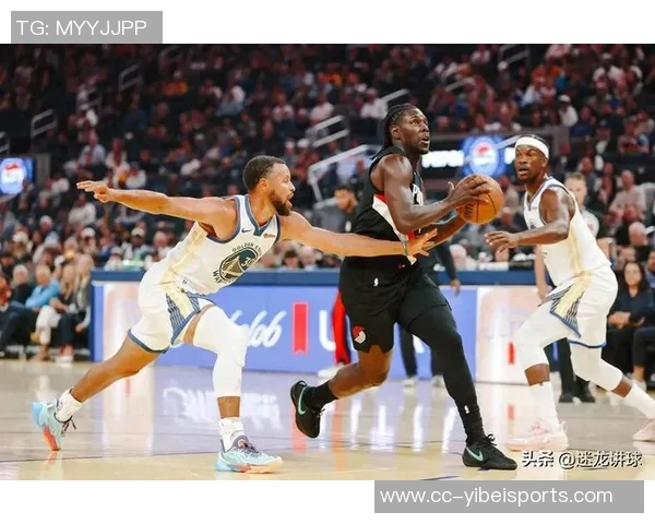 库里巴特勒霍福德齐聚战斗力全开迎战开拓者比赛