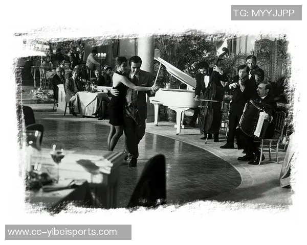 加布里埃尔高空跃起意外重摔下体撞击立柱引发男人们的共鸣与心痛 加布里埃尔高空跃起意外重摔下体撞击立柱引发男人们的共鸣与心痛