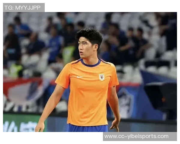 泰山队明星球员泽卡马德鲁加彭啸齐鲁超决赛现场与球迷亲密互动 泰山队明星球员泽卡马德鲁加彭啸齐鲁超决赛现场与球迷亲密互动